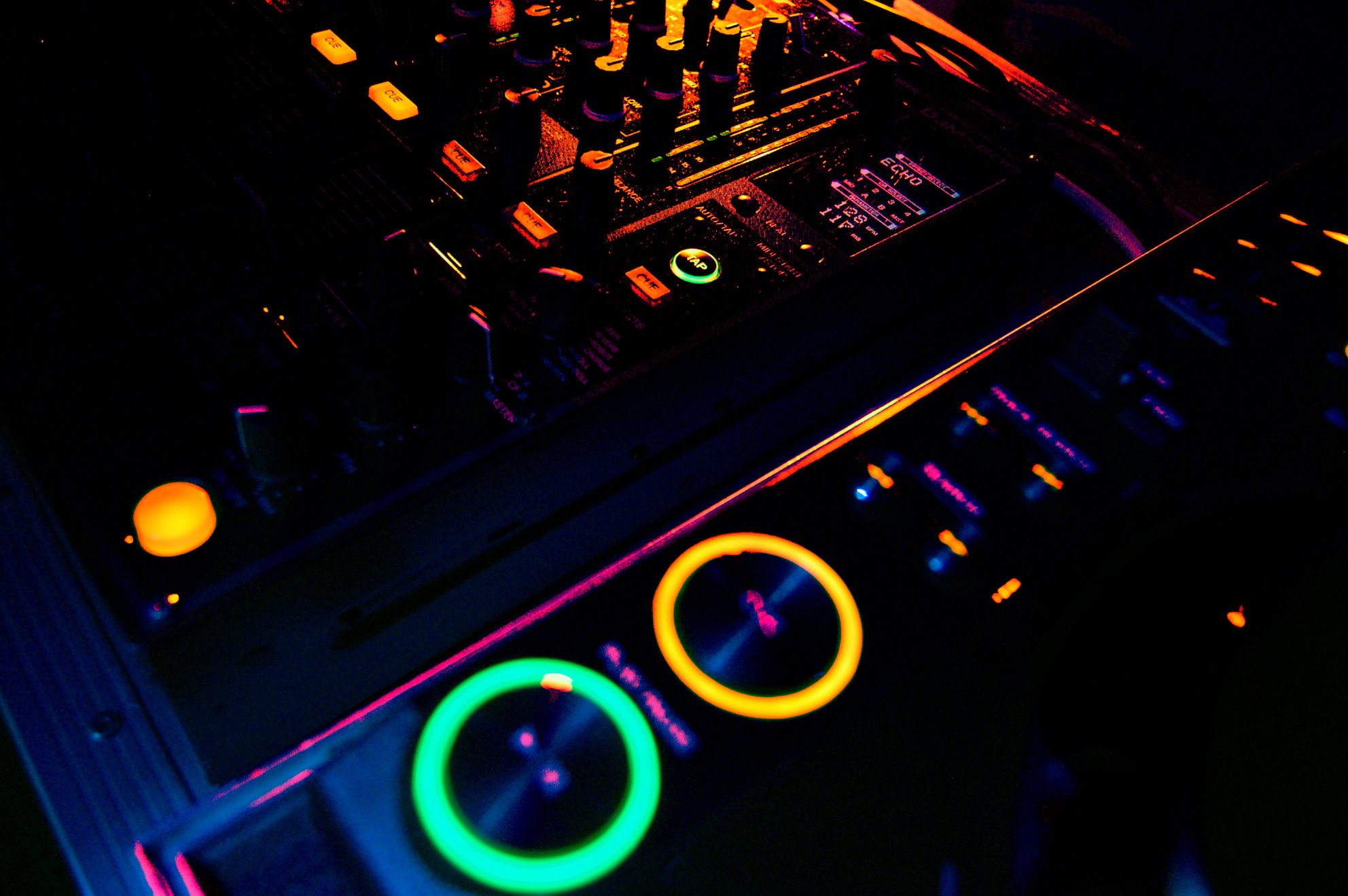DJ NIGHT